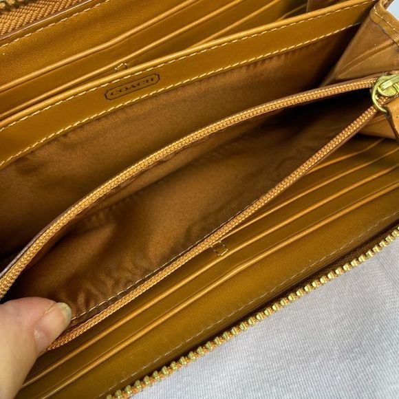 Vintage Coach Madison accordion wallet clutch - Picture 5 of 6